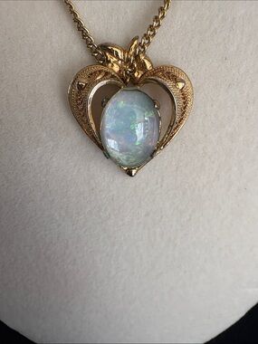 Gold Heart Pendant Necklace with Opalescent Cabochon